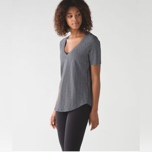 Lululemon Love tee - size 8 - heathered grey stripe